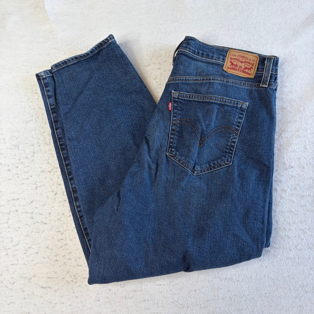 Levi High Waisted Mom Jeans Womens 32 Blue Denim Tapered Leg